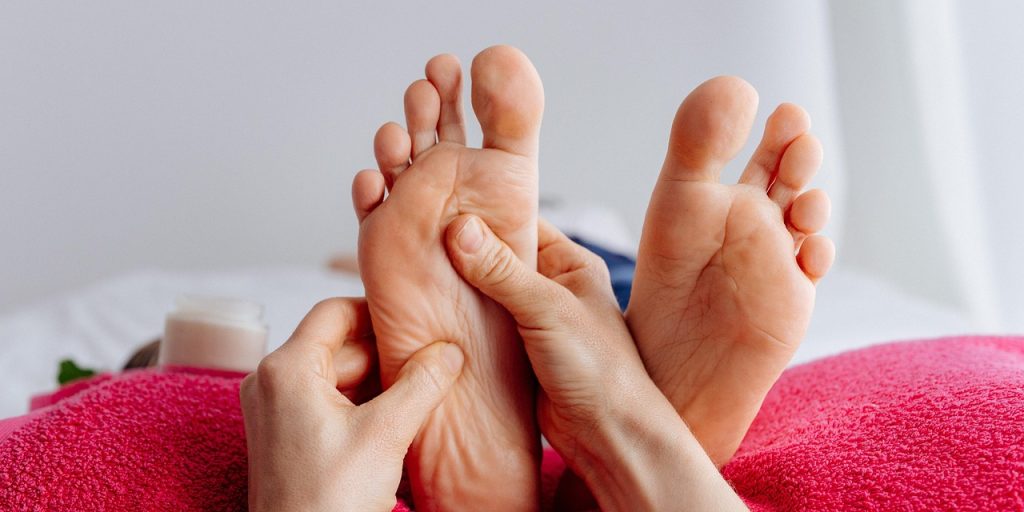 Therapy, health, feet — Customized Bone Reduction Surgery Designed for Aesthetic Harmony and Natural Appearance