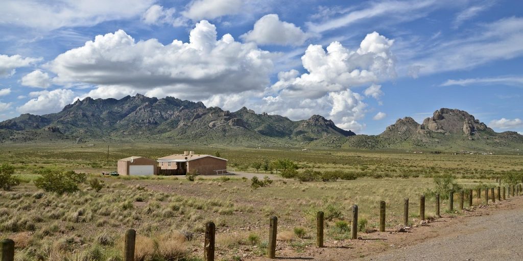New mexico mountains, new mexico road, new mexico landscape — Explore Trading Platforms for Forex With Real-Time Tools
